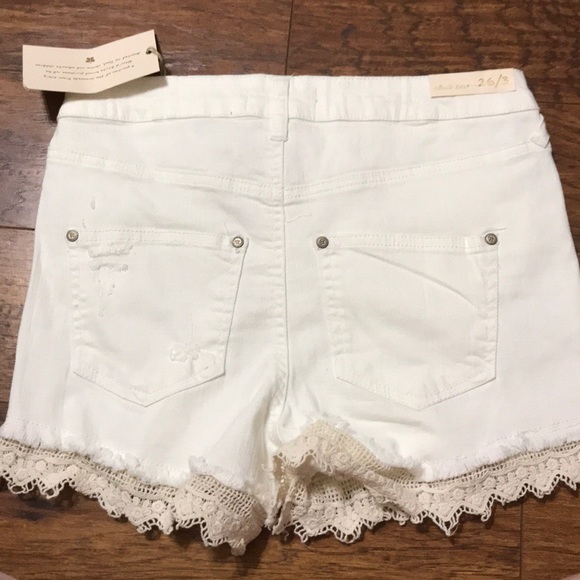 Altar’d State Jean Shorts (3) - Picture 5 of 6